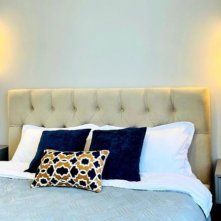 Уютная Стильная Квартира Возле Центрального Парка Горького! Apartment Almaty Bagian luar foto