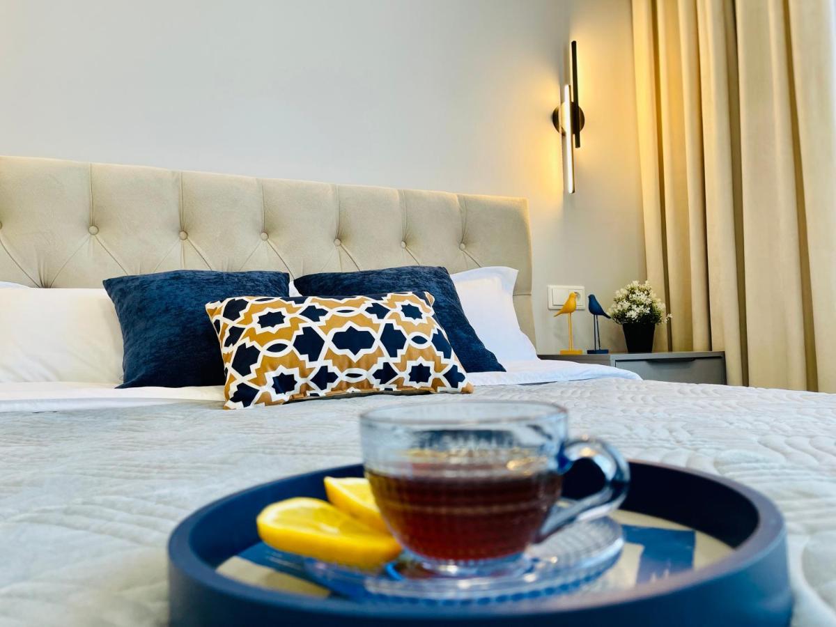 Уютная Стильная Квартира Возле Центрального Парка Горького! Apartment Almaty Bagian luar foto