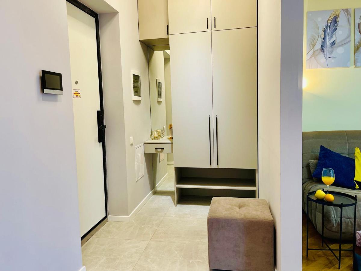 Уютная Стильная Квартира Возле Центрального Парка Горького! Apartment Almaty Bagian luar foto