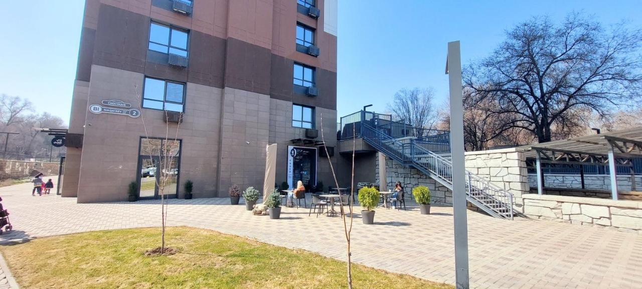 Уютная Стильная Квартира Возле Центрального Парка Горького! Apartment Almaty Bagian luar foto